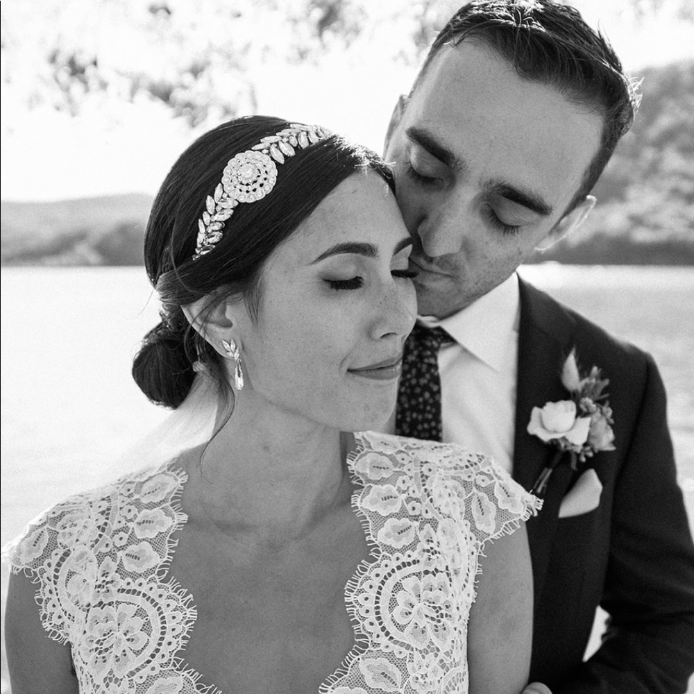 Bridal hair accessory headband
